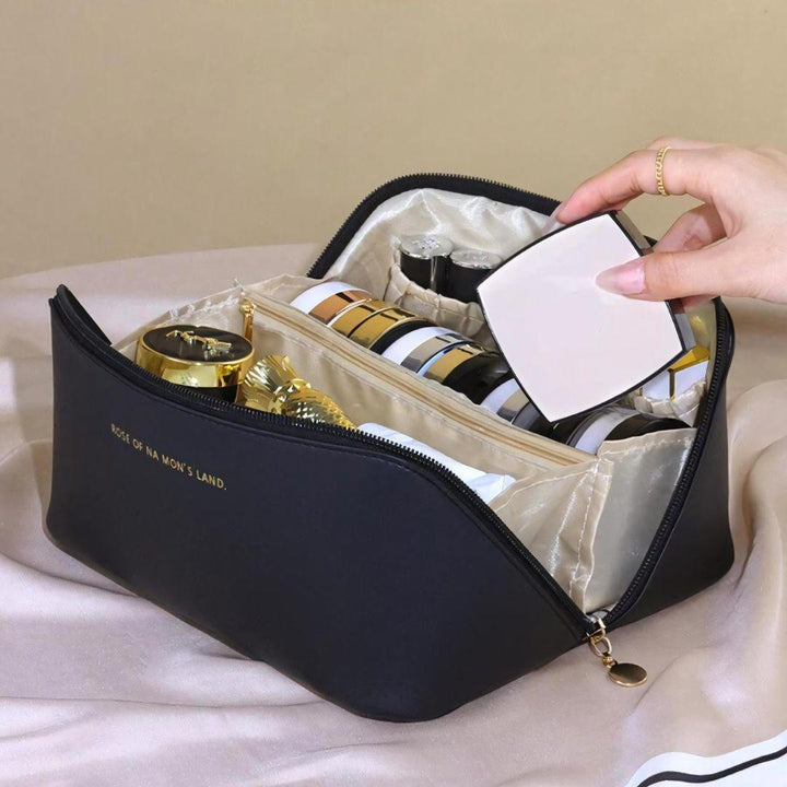 Glam On-the-Go: Portable Makeup Bag - Lyvelle