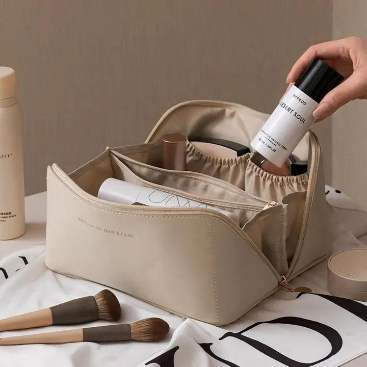 Glam On-the-Go: Portable Makeup Bag - Lyvelle