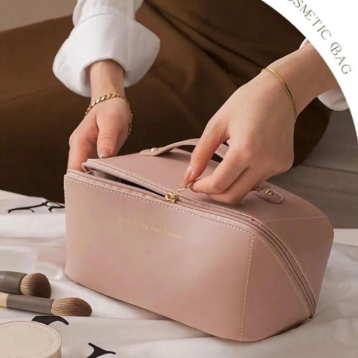 Glam On-the-Go: Portable Makeup Bag - Lyvelle