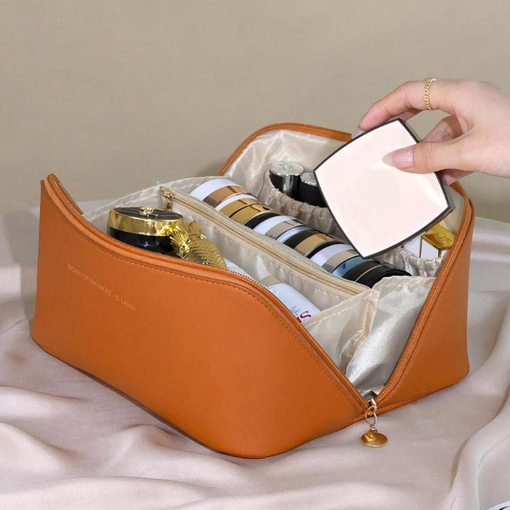 Glam On-the-Go: Portable Makeup Bag - Lyvelle