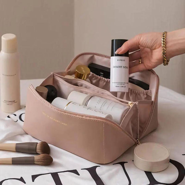 Glam On-the-Go: Portable Makeup Bag - Lyvelle