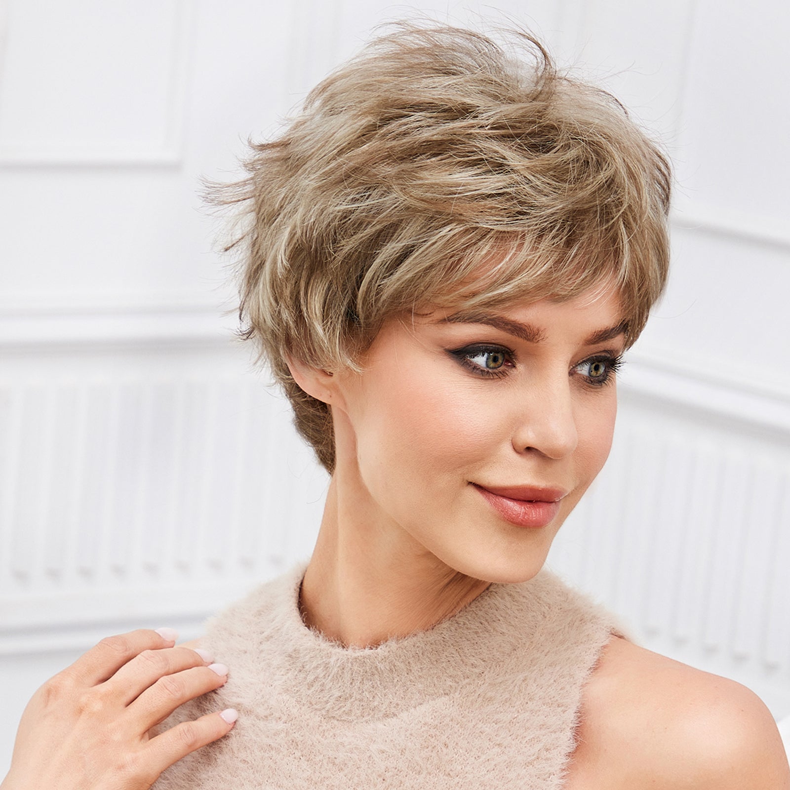 Chic Light Blonde Pixie Cut Wig with Bangs – Natural Look